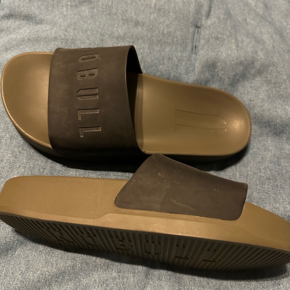 NOBULL new Men/Women Black & ODB Green Slide Sandals, men size 6, women size 7.5